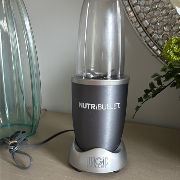 NutriBullet Magic Bullet Blender - Picture 1 of 4